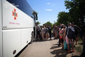 РФ во второй раз за день обстреляла поезд в Одесской области: нанесла удар по тепловозу (обновлено) фото 6