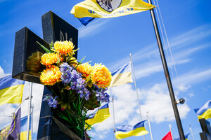 Отдал жизнь за Украину: в Одесской области почтили память погибшего полицейского фото 7