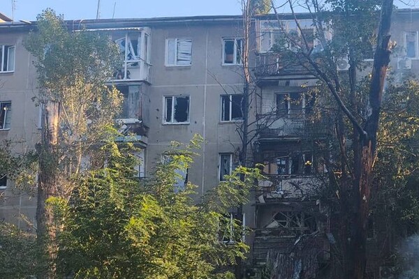 РФ обстреляла дома и предприятия в Одесской области: пострадали люди фото