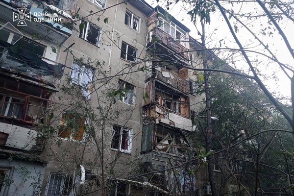 РФ обстреляла дома и предприятия в Одесской области: пострадали люди фото 1