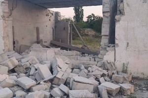 РФ обстреляла дома и предприятия в Одесской области: пострадали люди фото 3