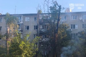 РФ обстреляла дома и предприятия в Одесской области: пострадали люди фото 5