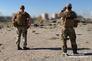 РФ ударила по почте в ТЦ в пригороде Одессы: есть раненые (обновлено) фото