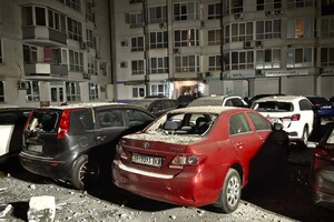 Массированный удар по Одессе: получила повреждения многоэтажка, пострадали люди фото 7