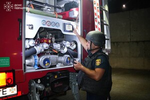 Росіяни повторно обстріляли склад із продуктами на Одещині: наслідки атаки фото 8