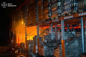 Росіяни повторно обстріляли склад із продуктами на Одещині: наслідки атаки фото 11