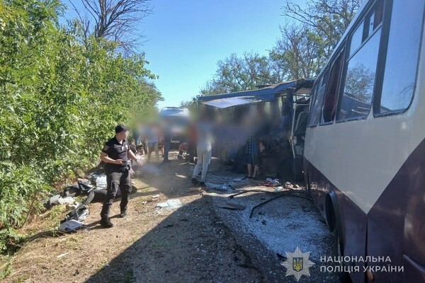 В Одесской области столкнулись два автобуса: есть жертвы, среди пострадавших &ndash; дети (обновлено) фото