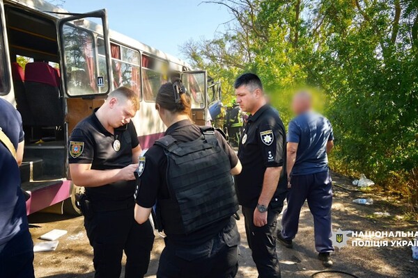 В Одесской области столкнулись два автобуса: есть жертвы, среди пострадавших &ndash; дети (обновлено) фото 18