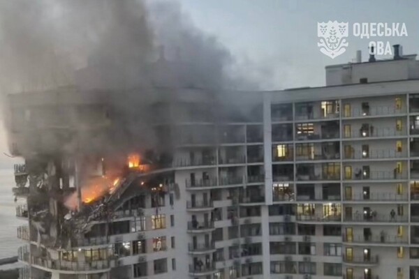 Под завалами обнаружили погибшего, пострадавших &ndash; десятки: последствия обстрелов Одессы и Одесчины фото 11