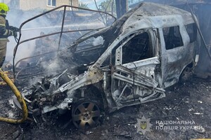 Горять гаражі та автівки, загинула людина: наслідки обстрілу Одеси фото 1