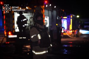 Одесу після обстрілу оповив дим: що горіло та чи є забруднення повітря фото 1