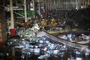 Ночной удар по Одессе и Одесчине: россияне ударили по продуктам, кафе и базам отдыха фото 8