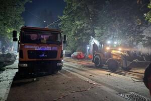 РФ ударила по админзданию в Одессе: возможны перебои с интернетом (обновлено) фото 2