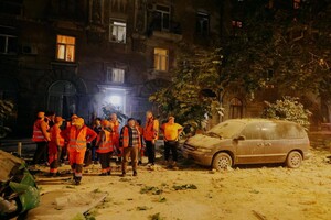 РФ ударила по админзданию в Одессе: возможны перебои с интернетом (обновлено) фото 5