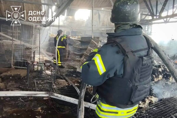Росіяни обстріляли супермаркет на Одещині: є поранені (оновлено) фото 4