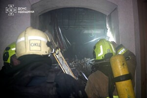 В Одессе произошел взрыв в доме: пострадали спасатели и медик фото 7