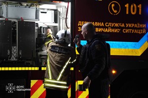 В Одессе произошел взрыв в доме: пострадали спасатели и медик фото 17