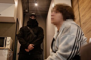 Корректировал обстрелы и готовил теракт: СБУ задержала 18-летнего одессита фото 4