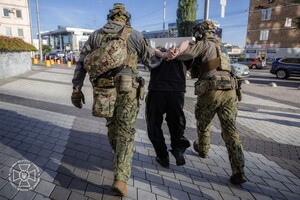Корректировал обстрелы и готовил теракт: СБУ задержала 18-летнего одессита фото 5